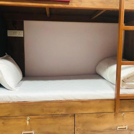 Everest Stays Rooms And Dormitory Bombay Extérieur photo