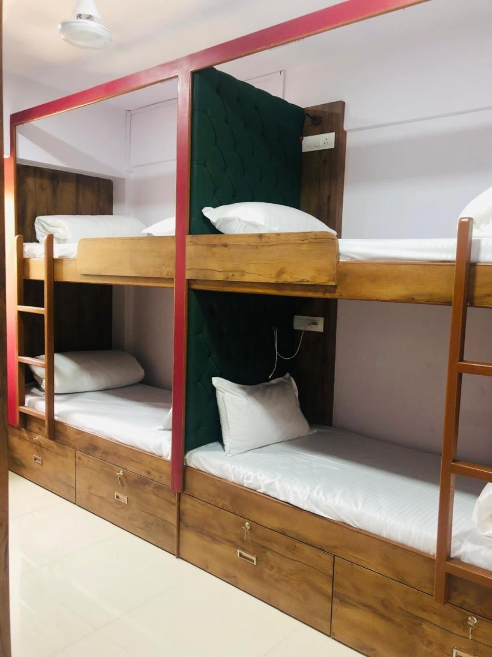 Everest Stays Rooms And Dormitory Bombay Extérieur photo